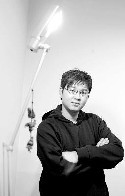 情感主持赵川：两段失败的婚姻，三婚娶小16岁空姐，如今生活怎样