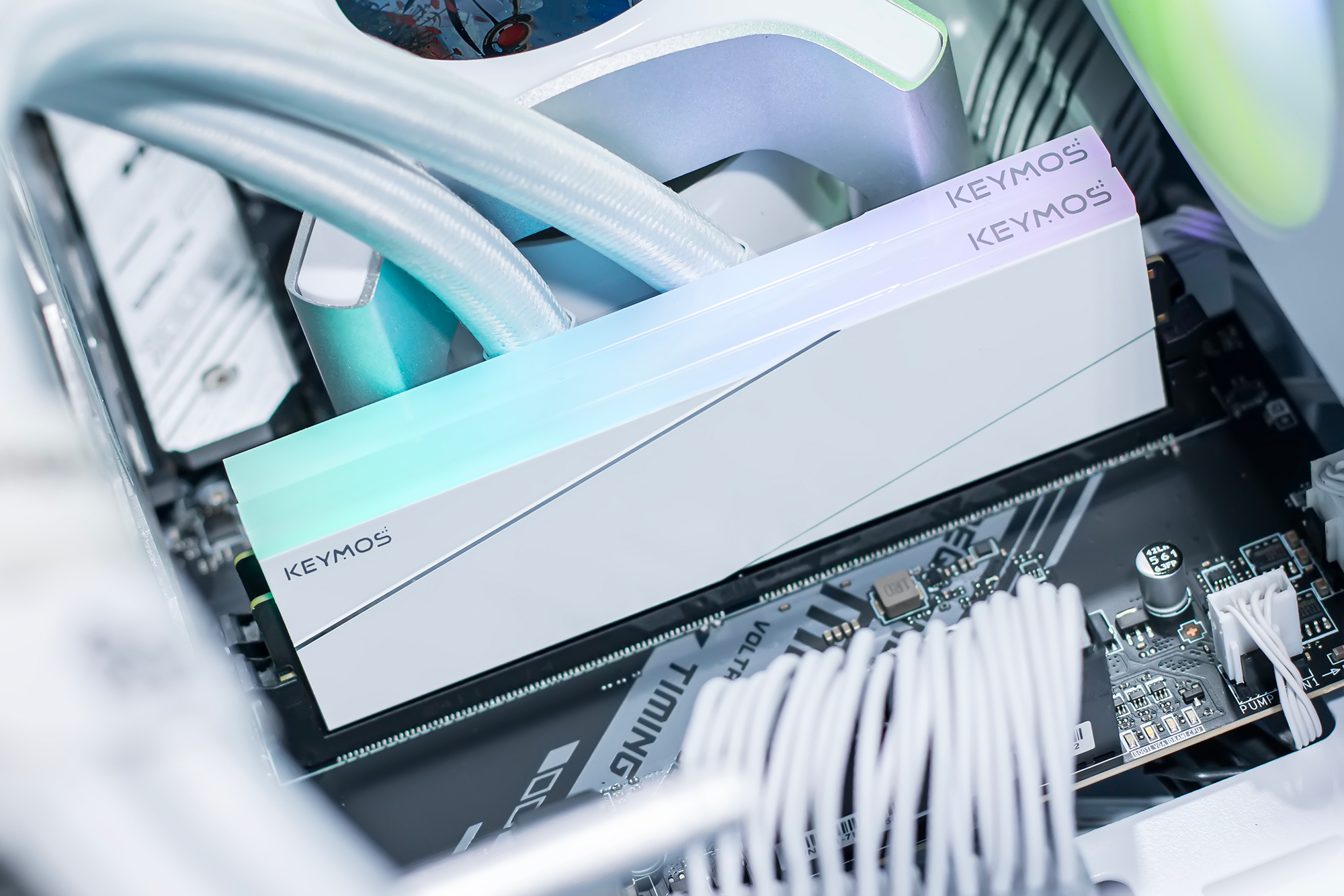 简约有型，高频与低时序相随，科摩思赤霄白帝DDR5 7200内存条评测