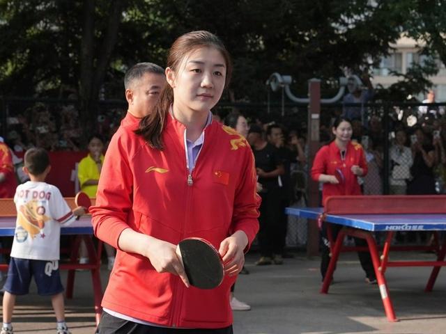 最时尚奥运冠军！陈梦晒多款美甲，精致漂亮与赛场上判若两人