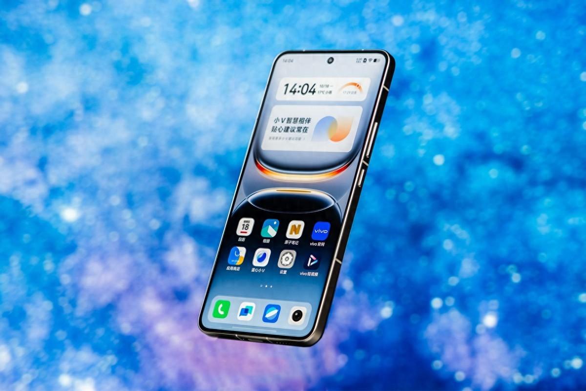 iQOO13即将亮相：可能是下半年唯一2K旗舰？还带京东方新护眼技术