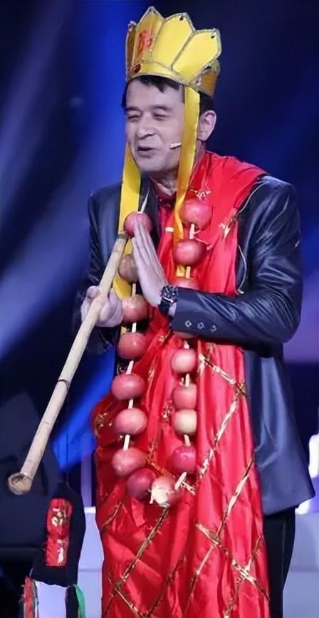 离开央视九年,65岁毕福剑现状曝光,靠着副业养家糊口、衣食无忧