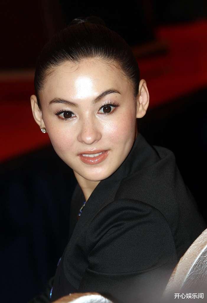 谢霆锋二儿子正面照首次曝光,网友:长得太像张柏芝了!