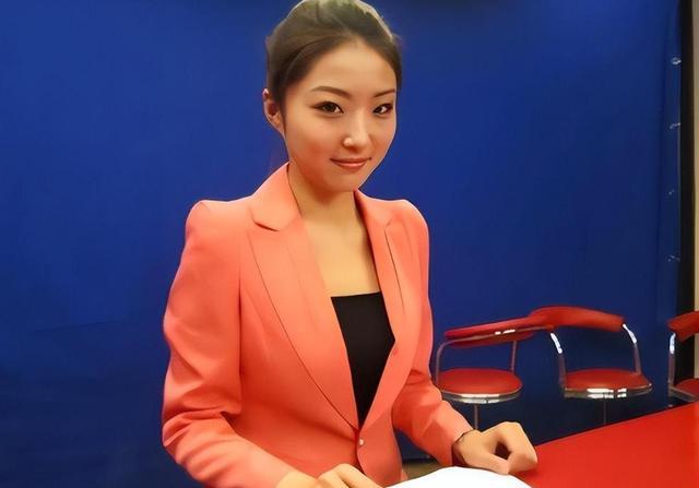 23岁进央视,25岁被男友杀害,早恋8年却换来索命7刀!