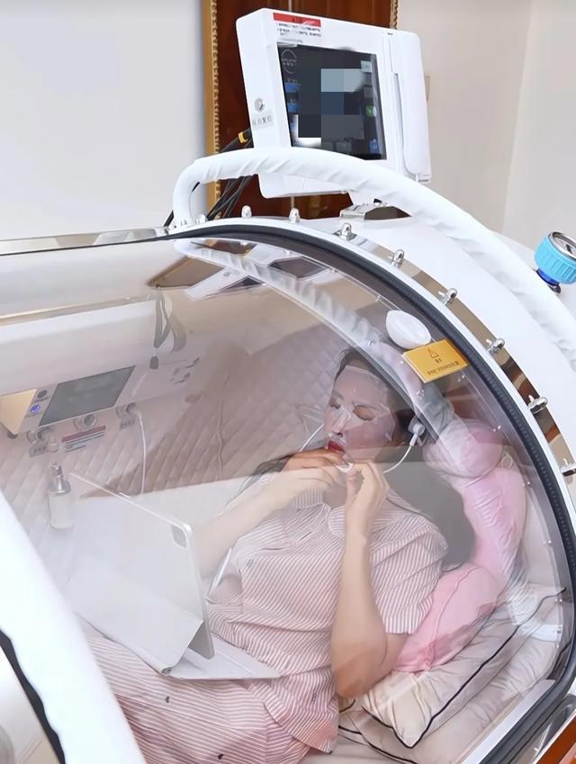伊能静为抗衰太拼了!百万高压氧舱直接搬回家,每天躺里面40分钟