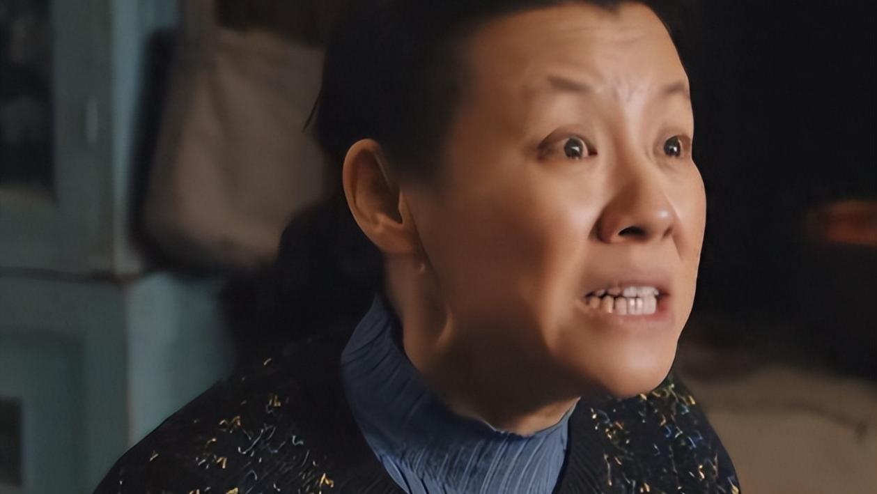 放弃“精致妆容”后，杨幂挑战年代剧《生万物》，光预告片就让我沦陷