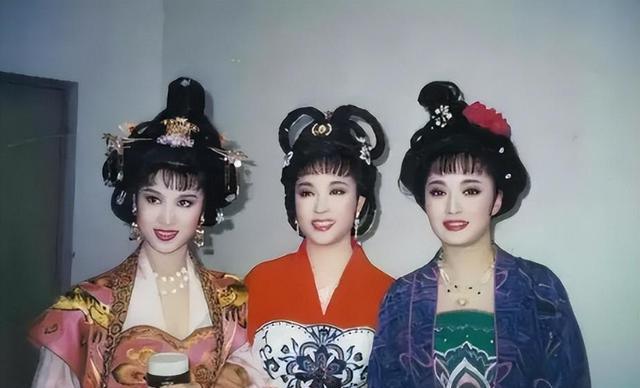 被称为古装第一美人，和知名导演同居27年，却在63去前后悔痛哭