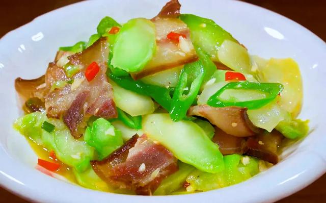 4月吃这道菜最刮油,2块钱一斤助消化还排毒,每天一盘减掉大肚腩