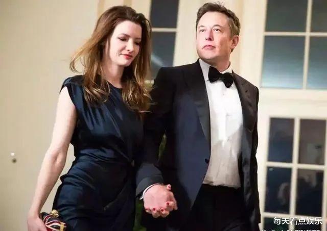 两次甩掉“世界首富”，漂亮性感还有高学历，她是马斯克最爱的女人