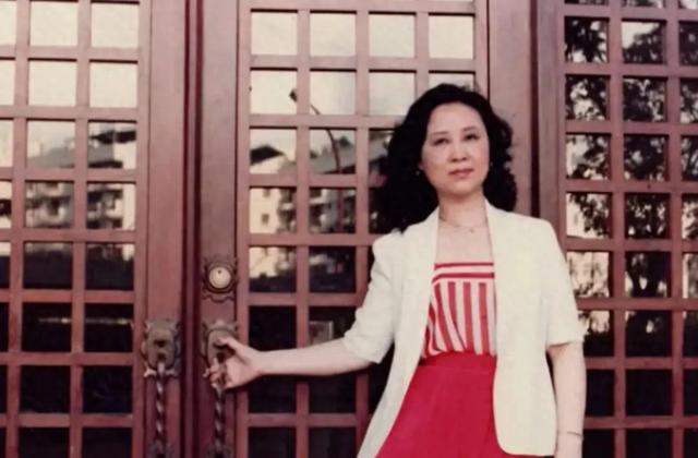 琼瑶为什么骂范冰冰忘恩负义?看她去世时,还珠三美的反应就知道