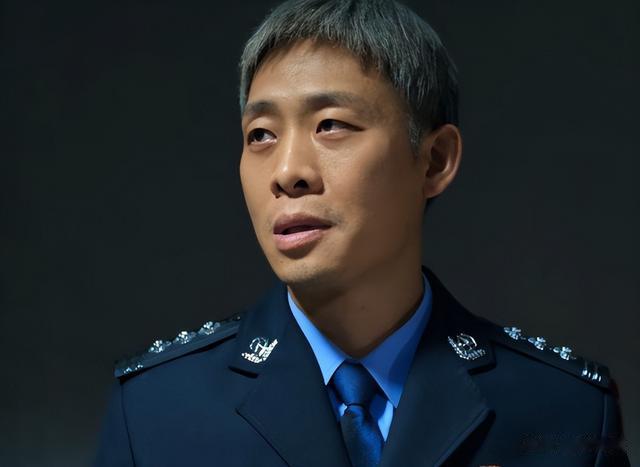 油头粉面就别演警察了!让这几位男演员告诉你,什么才是真警察