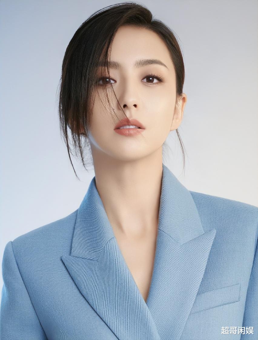 陈思诚老牛吃嫩草!25岁女友遭曝光,颜值身材不输前妻佟丽娅!