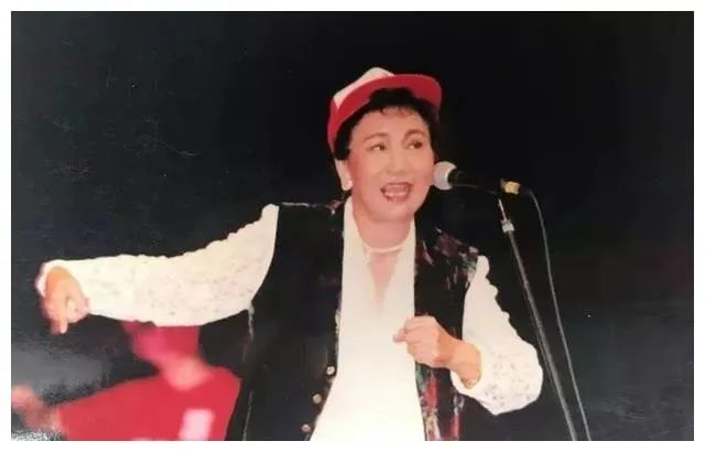 赵丽蓉|春晚一句台词识破潜伏我国间谍，去世24年的赵丽蓉被官媒发文缅怀