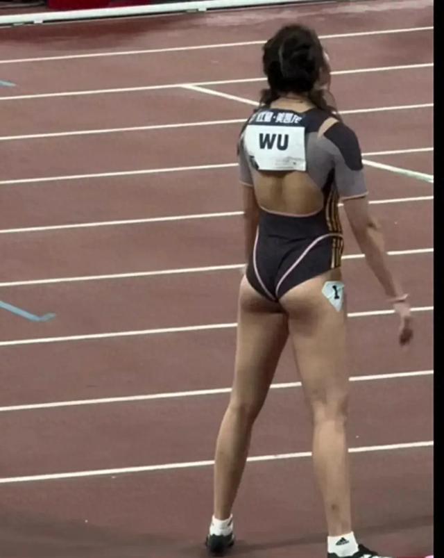 闹大了!吴艳妮因为成绩和穿着被喷!网友:还是当年喷刘翔那批人