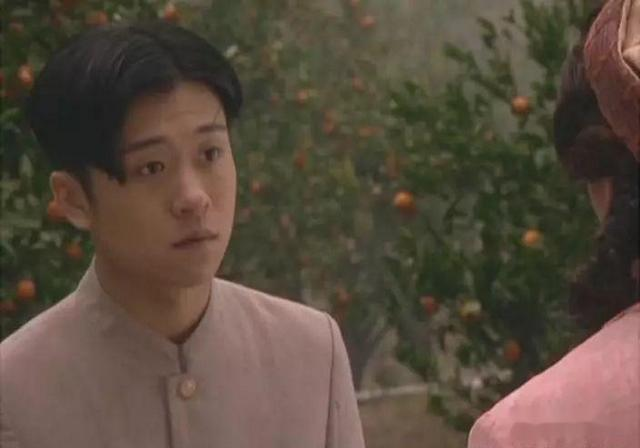 亲妈是制作人，干妈是导演，20年没能捧红他，却在结婚改名后大火