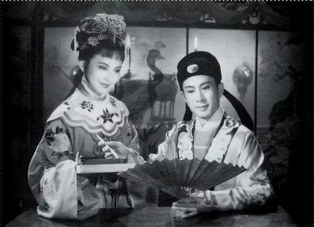 他是《南征北战》高营长：49岁绝望自杀，妻子死后不愿与他合葬