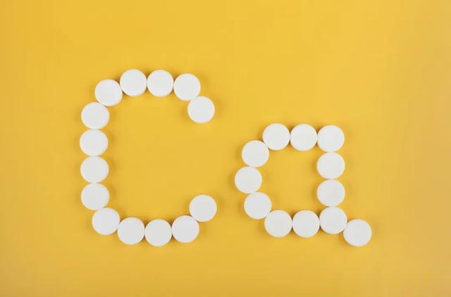 雌激素快“枯竭”的女人,有3个“变化”!1个不占,说明你还年轻