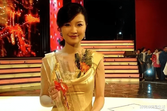 善恶终有报!从“东方卫视一姐”到“过街老鼠”,陈蓉跌落神坛