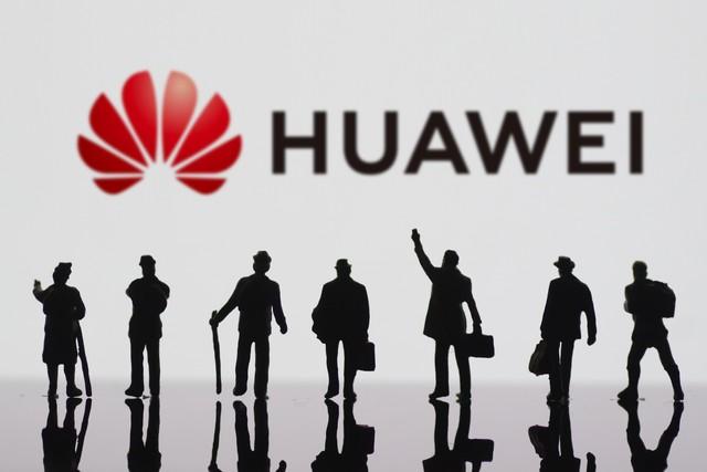 华为全球最大研发中心今迎进驻员工，定制公交开通