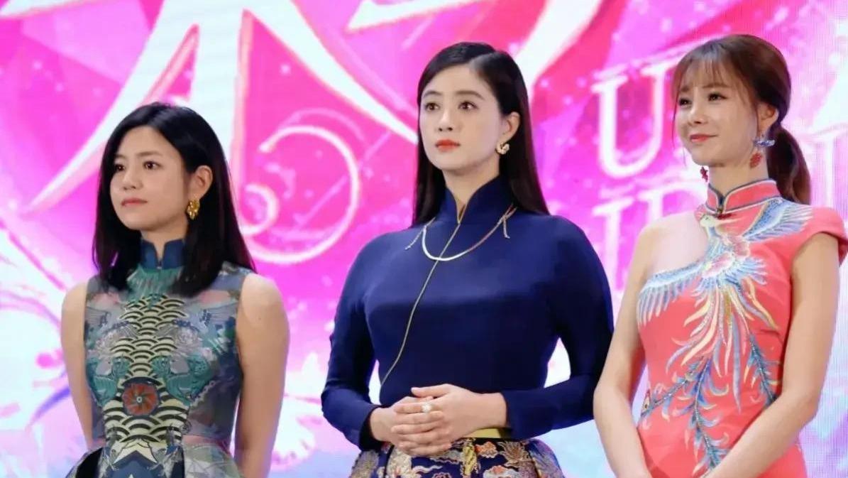 当丰腴美人碰见一马平川，4个同框对比，珠圆玉润吊打一切排骨精