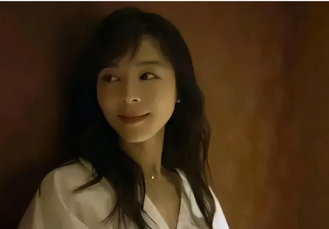 睡遍导演圈,谄媚逢迎手段过人,号称“导演收割机”张静初现形记