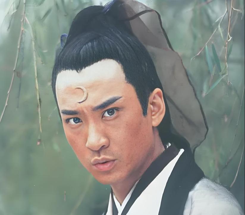 周杰:有钱也没用!自双亲去世,春节到处找人陪,除夕夜还住酒店