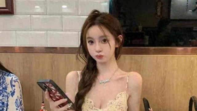 王思聪女友大量私照曝光，身材火辣网红脸，网友：谁看谁不迷糊