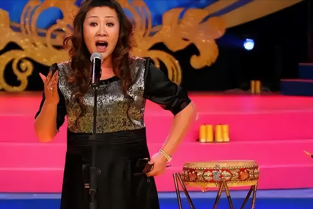 抛弃落魄的郭德纲，撇下4岁郭麒麟，远赴日本务工的胡中惠今怎样