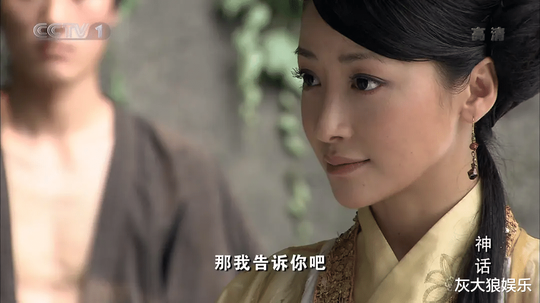 49岁陈紫函“紫色深V人鱼姬”，越熟越性感，珠圆玉润太美了