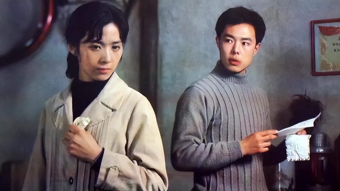 效忠英国27年，看到67岁瘫在轮椅上的张铁林，明白金星的话应验了