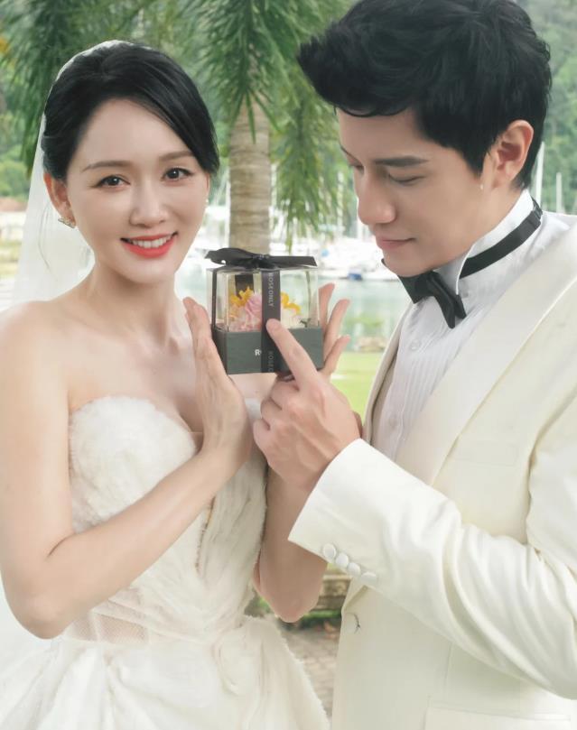 这一次,娱乐圈的“塑料友谊”,在陈乔恩的婚礼上被撕的粉碎