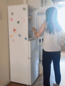 郑恺苗苗两家人吃团圆饭，三胎女宝宝出镜，老大老二正脸都像郑恺