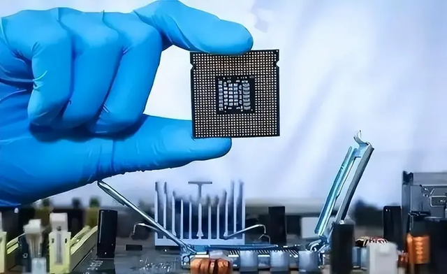 美国论坛:若美国无法阻止中国芯片突破,是否会对其发动战争?