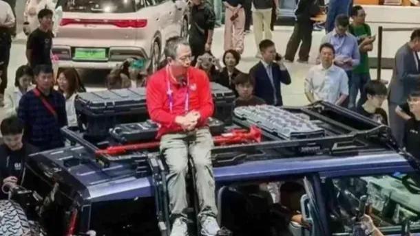 80名花季少女被骗百万，这帮00后把网贷玩出了花……