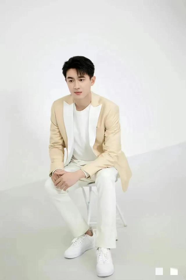 最帅男神重新洗牌,原生态帅哥登顶,李现第8林更新第6吴磊5肖战3