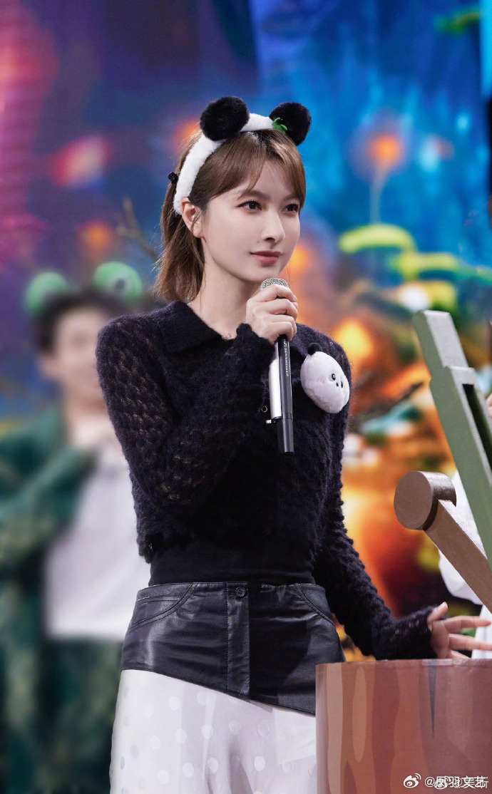 吴昕郑凯深夜同居实锤，12年关系浮出水面！