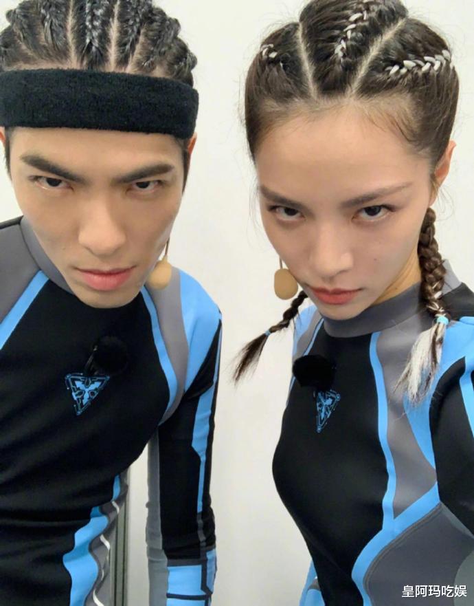 不去演双胞胎可惜了!娱乐圈这4对无血缘关系的明星,傻傻分不清