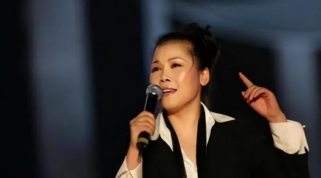 那英|歌手甄妮喊话那英：你好意思赢吗？田震23年前的话，现在有人信了