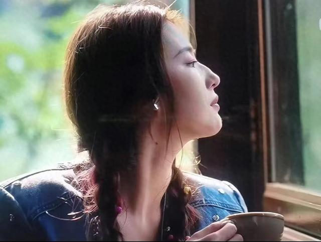 演完檀健次、许凯妈妈，又演刘亦菲妈妈，61岁的她从年轻美到现在