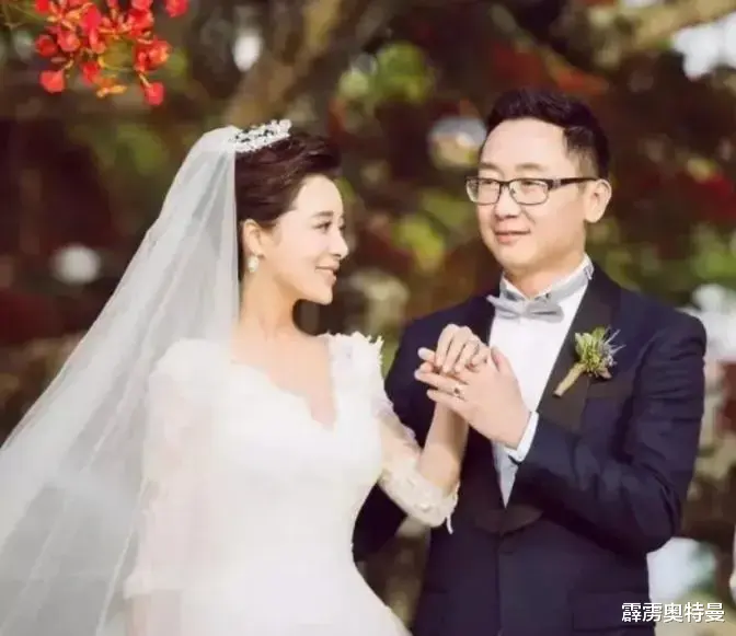胡蝶：与陆川闪婚，独自产检，长期分居，他们的婚姻幸福吗？