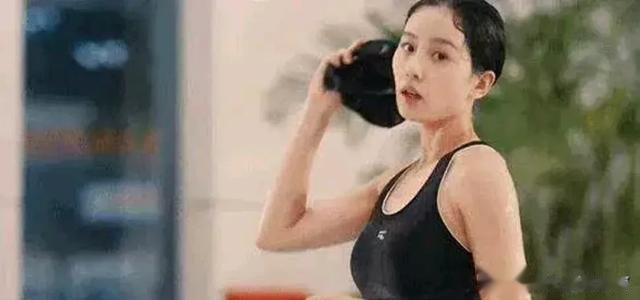 刘诗诗仅公开过的泳装照 ???