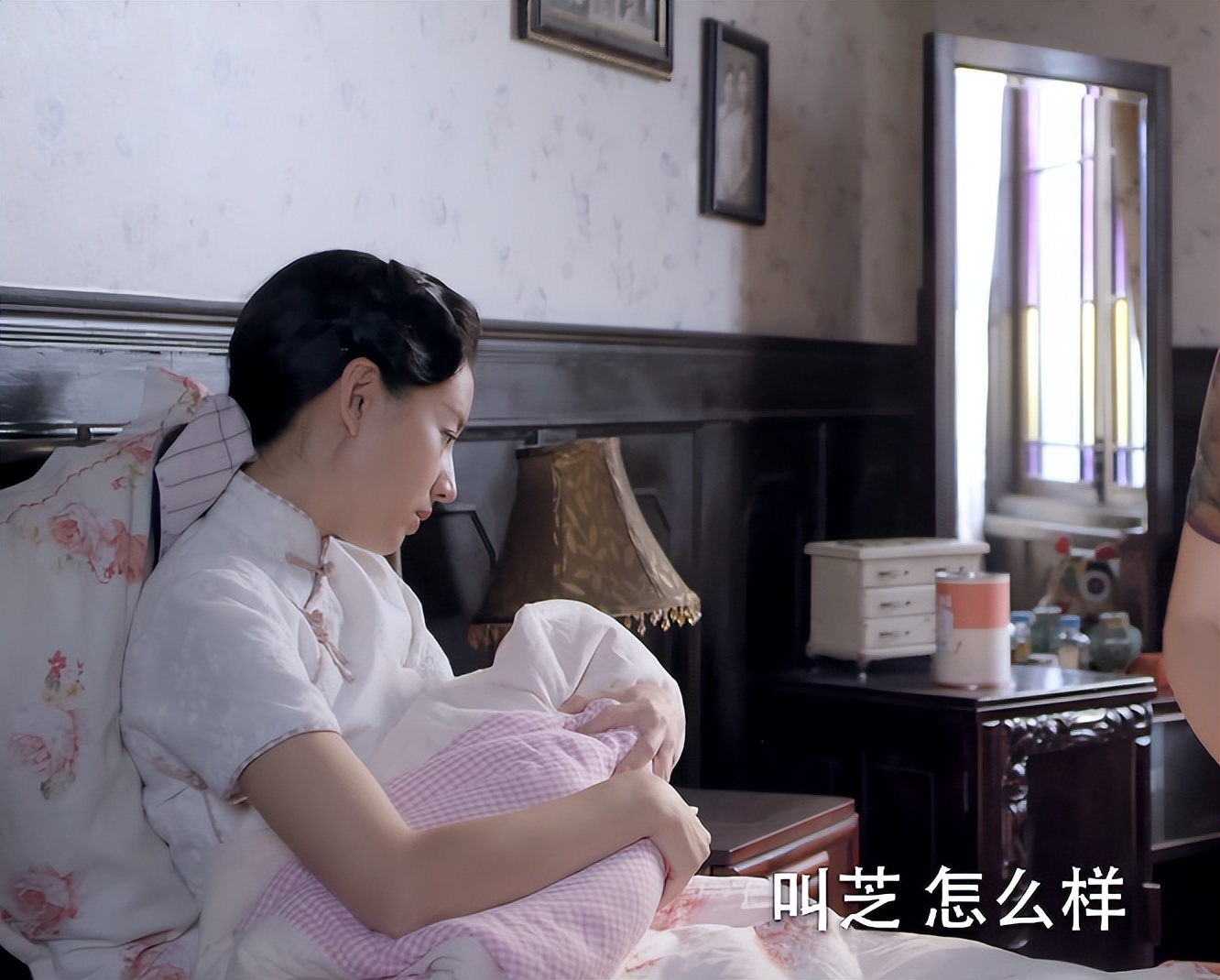 这一次轮到董洁翻车?《花开如梦》亲热戏一出,观众直呼荒唐