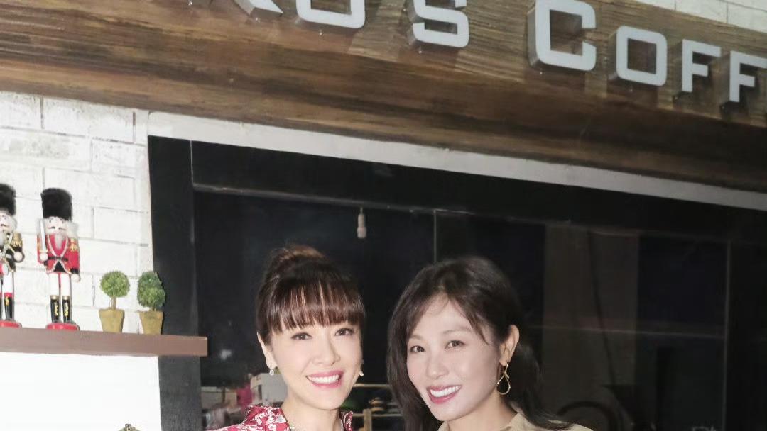 《无头东宫》剧组罕见合体！众人现身支持向海岚新作，独欠男主角