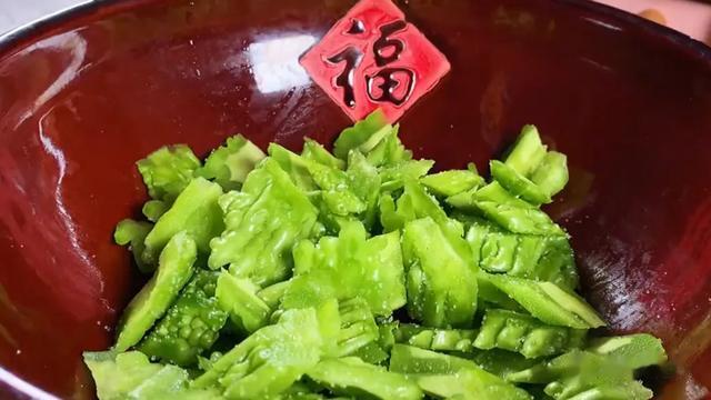 餐桌上的胰岛素!不是西红柿和洋葱,多吃2种菜,轻松拿捏高血糖