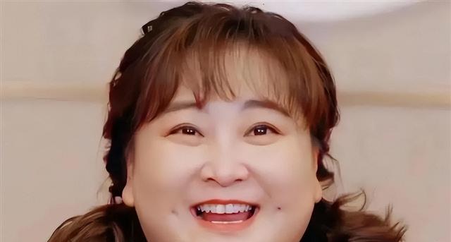 无缘春晚、退出综艺、解散公司,贾玲如今在娱乐圈到底是何处境?