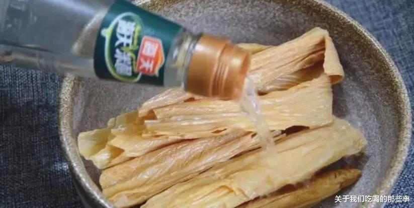 饭店泡腐竹的“3个妙招”,10分钟完全泡发,柔软不夹生,太实用了