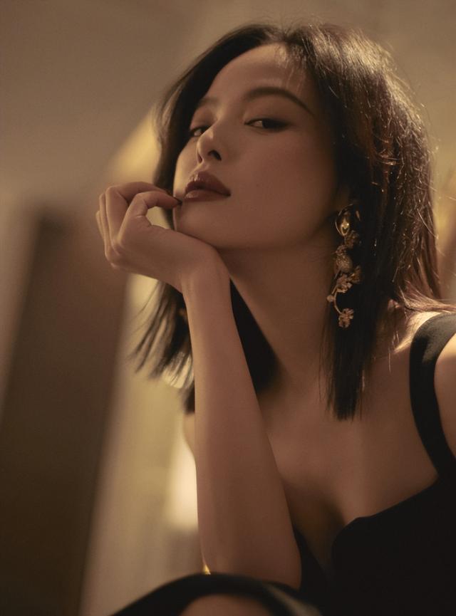 《庆余年》前两季，33岁的海棠朵朵和38岁时对比，差距太明显了！