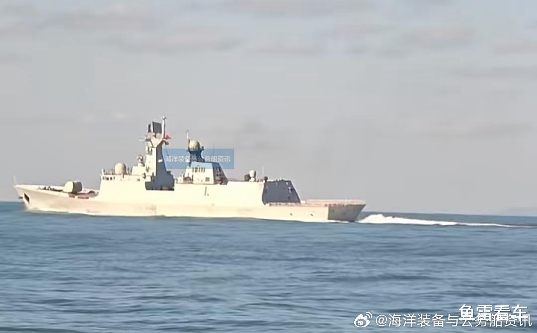 新批次054AG首舰正式海试，新增的“压浪板”效果相当明显