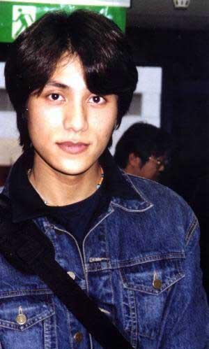 他因十块钱被继母赶出家门,现身家上亿,儿子成了他不说的“谜”