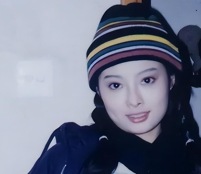 事实证明,当初被嘲“疯女人”的袁立,才是真的“人间清醒”