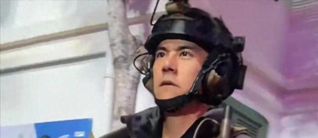 自律与放纵的结果，看谢霆锋、彭于晏、陈冠希的偶遇生图就知道了